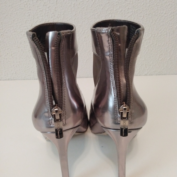 BCBGENERATION Pink Gold Metallic Zip 4" Heel Ankle Boots sz 7.5 M - Picture 9 of 15